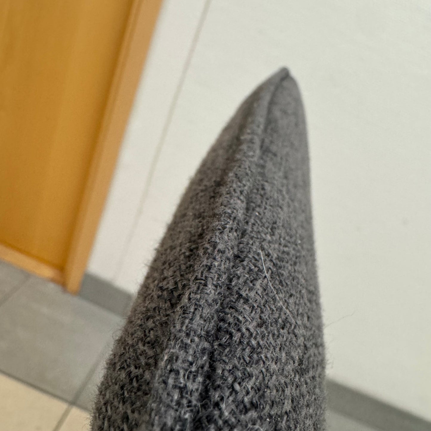 Møteromsstoler i grått