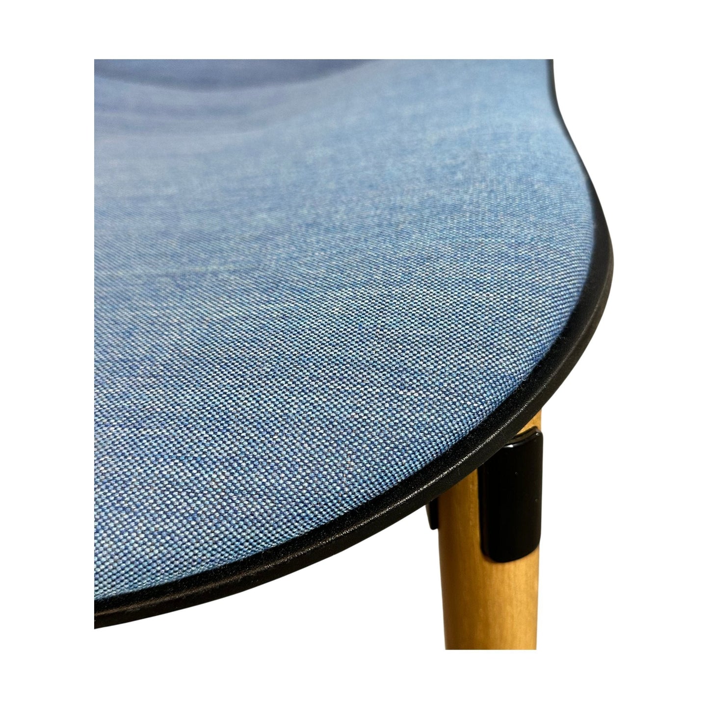 Noor møteromsstol fra RBM, lys blå