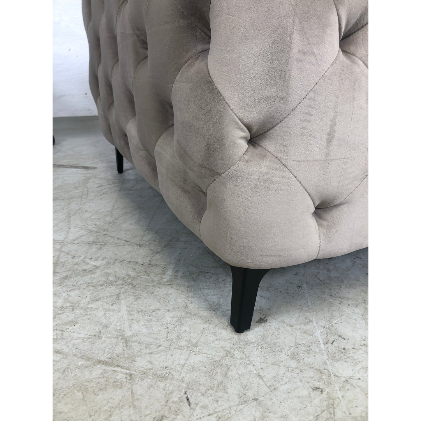 Bella sofagruppe fra A-Møbler, 3+1+1-seter i lys beige velur