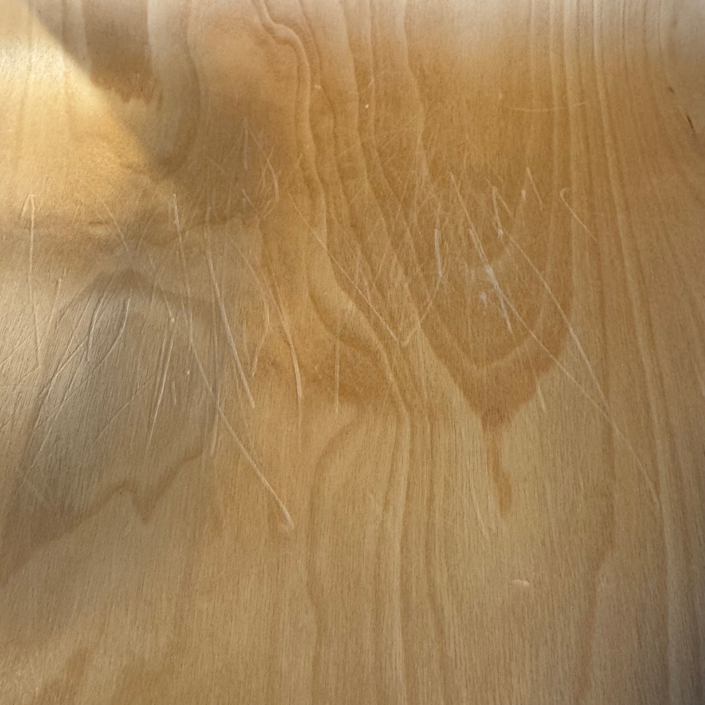 Trefarget møteromsstol m/armlener