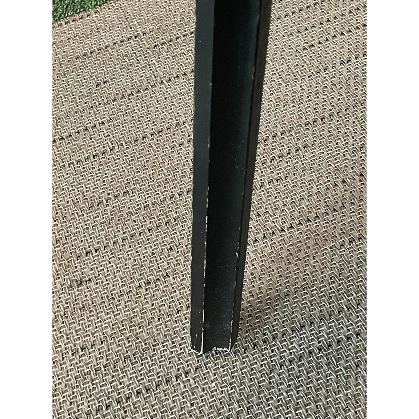 Hay about a stool, grå