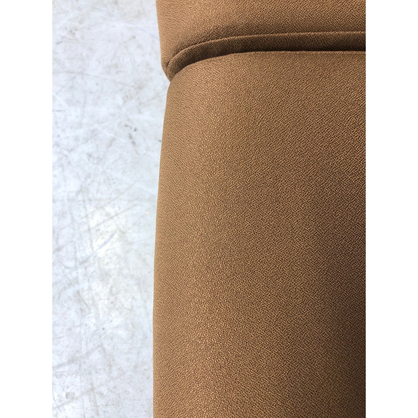 Zeta 2-seter sofa fra VAD, brun tekstil