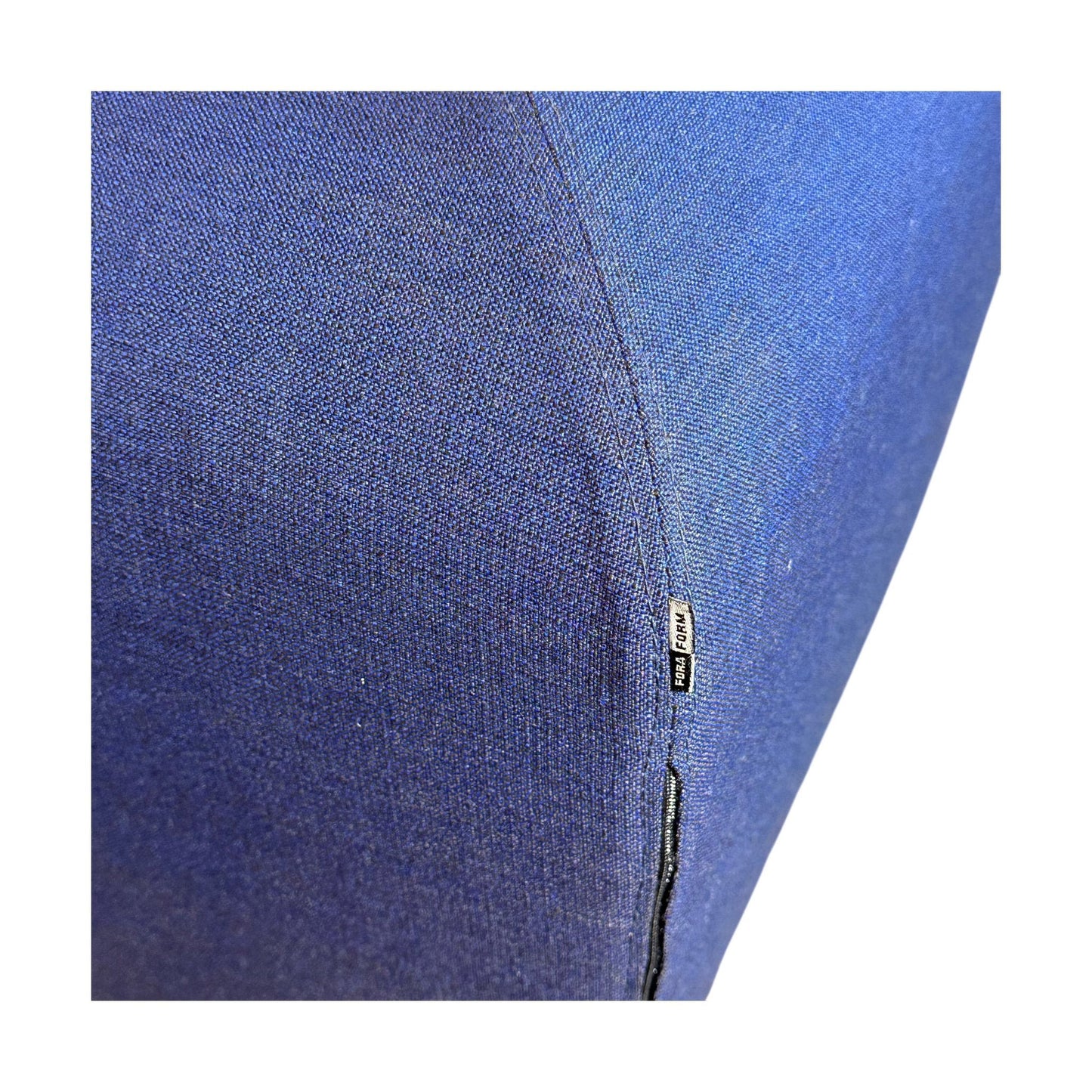 Misto puff fra ForaForm, mørk blå, 40x40x43 cm