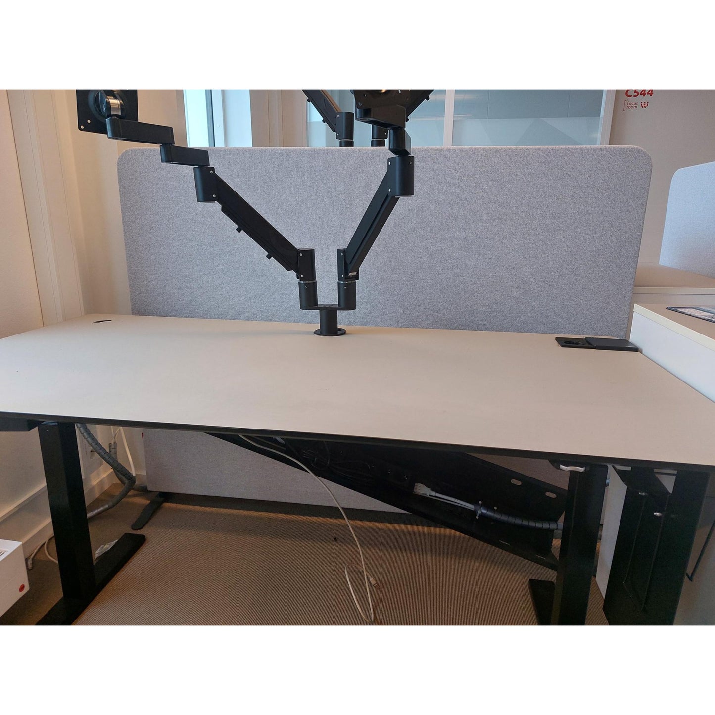 Wing skillevegg fra Scan Sørlie, 160x125 cm, tekstiltrukket