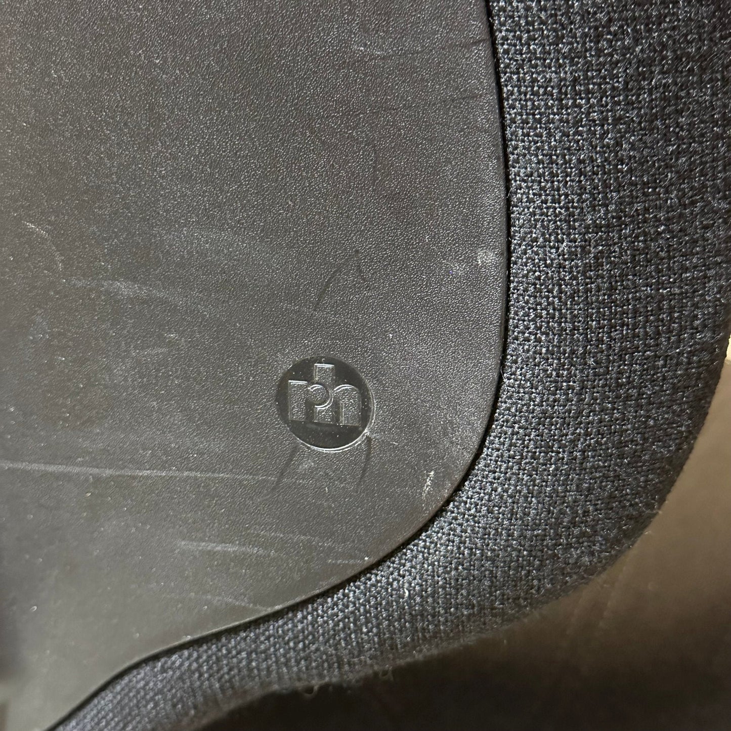 Mereo 220 kontorstol fra RH Logic, sort