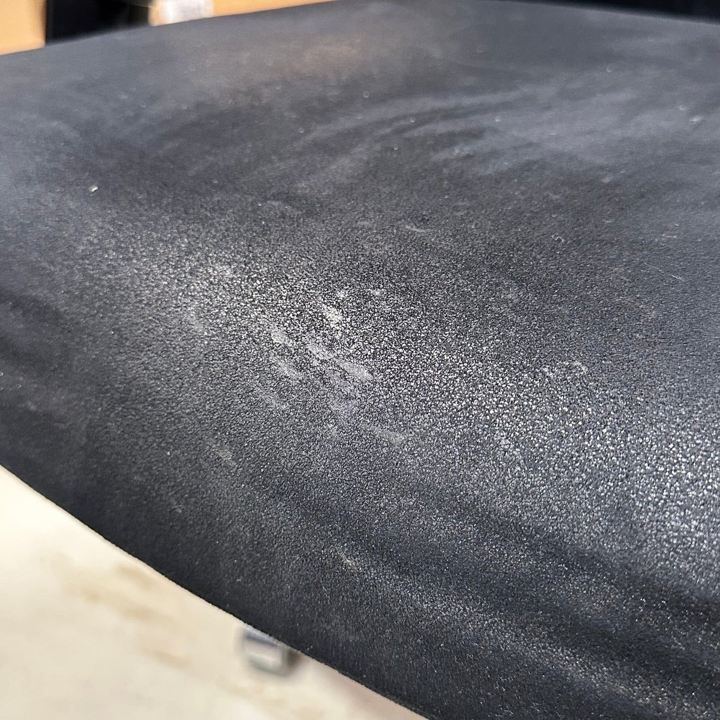 Augustus kontorstol fra Savo, svart