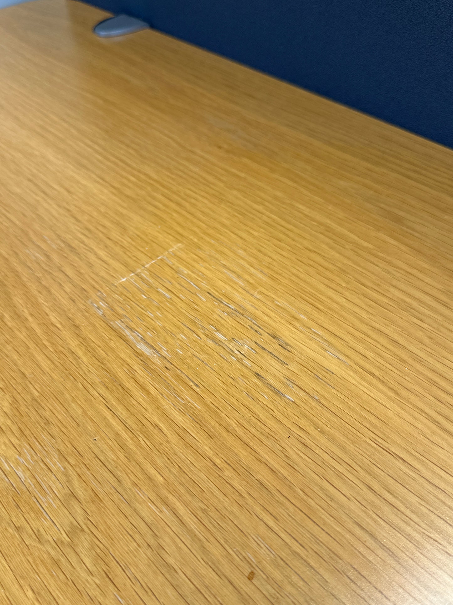 El hev/senk skrivebord m/ magebue, 160x90cm