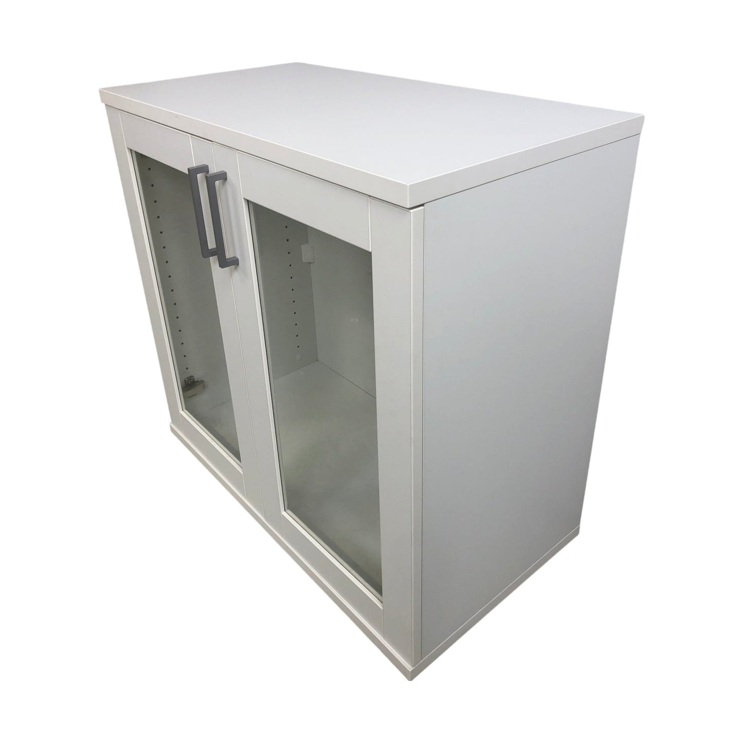 Glassskap med hvit ramme