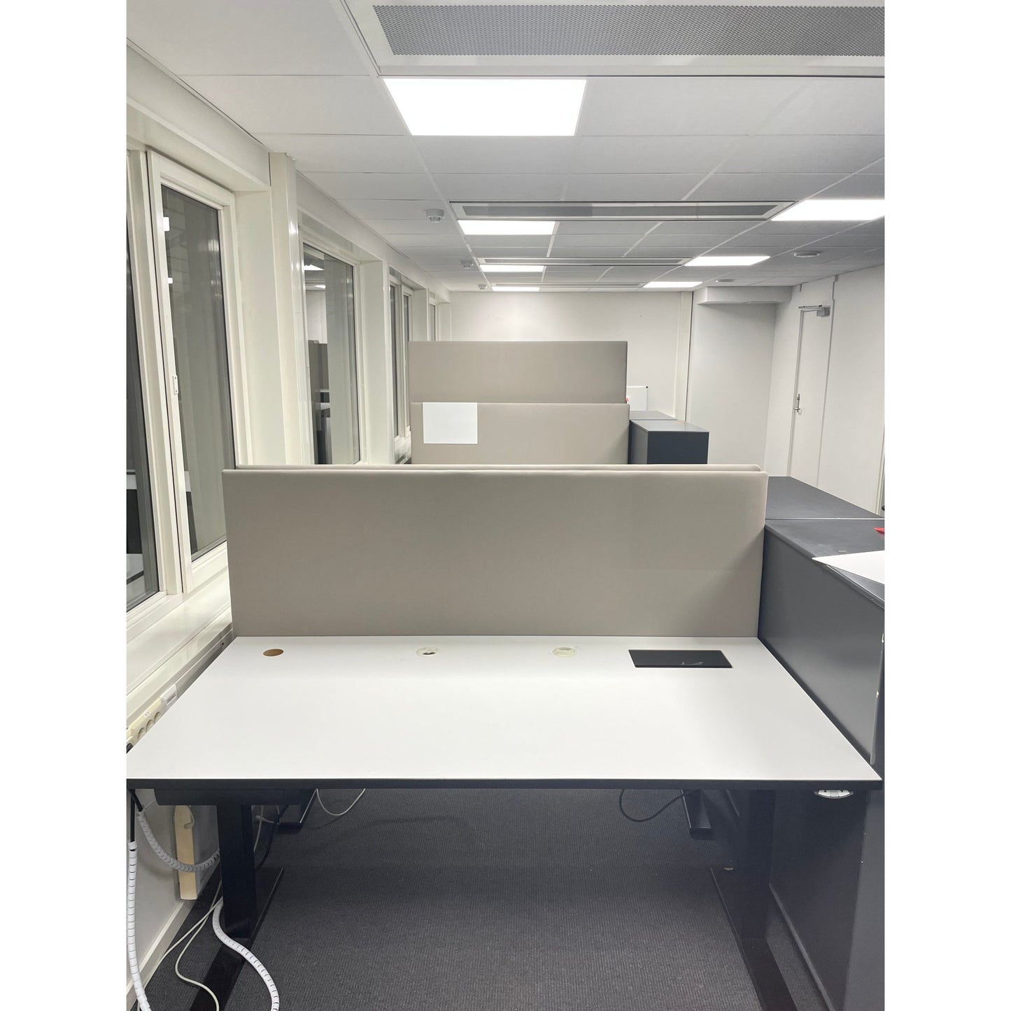 Bordskjerm fra Gotessons, sandfarge, 160x66 cm