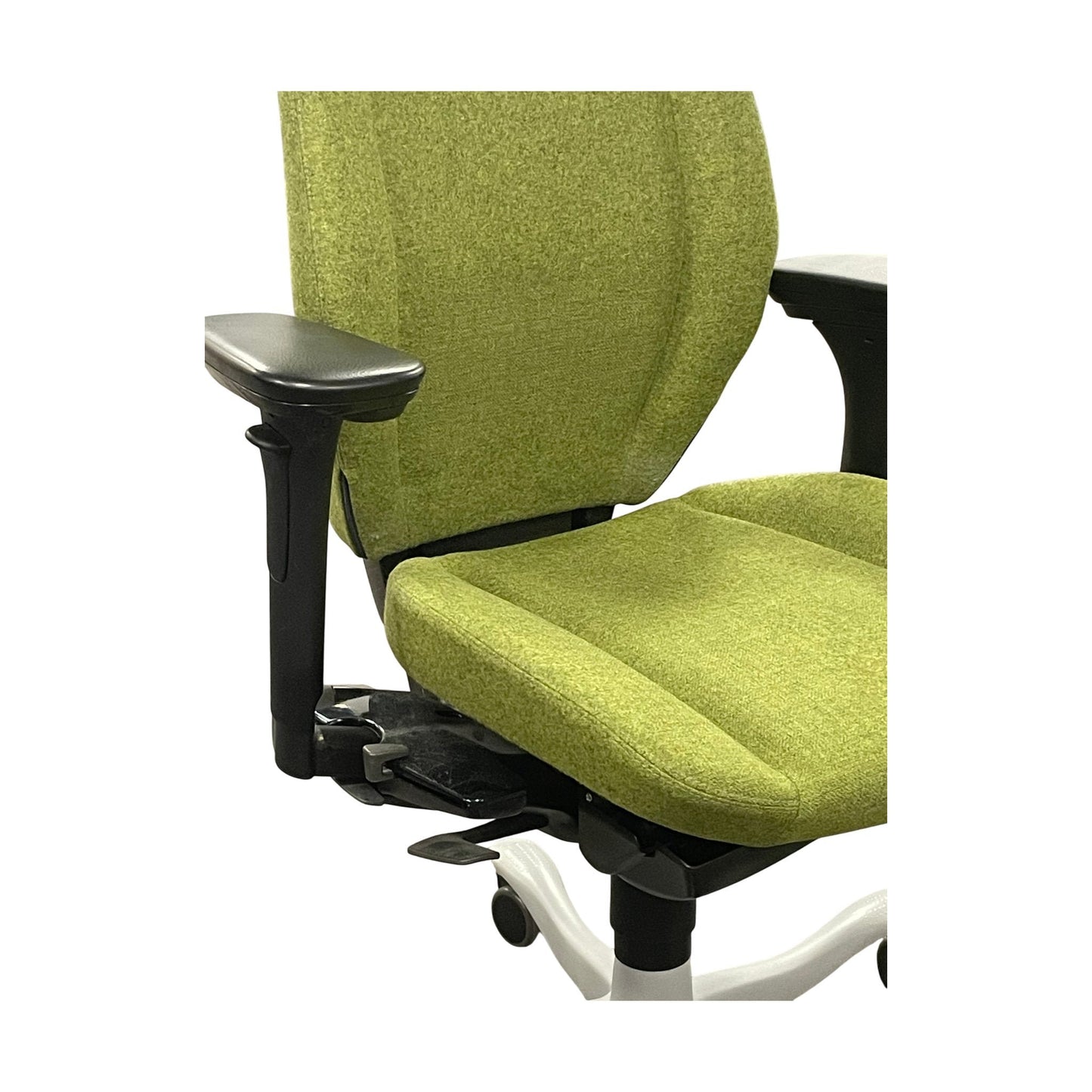 Kontorstol fra Kinnarps, modell 9000, mosegrønn