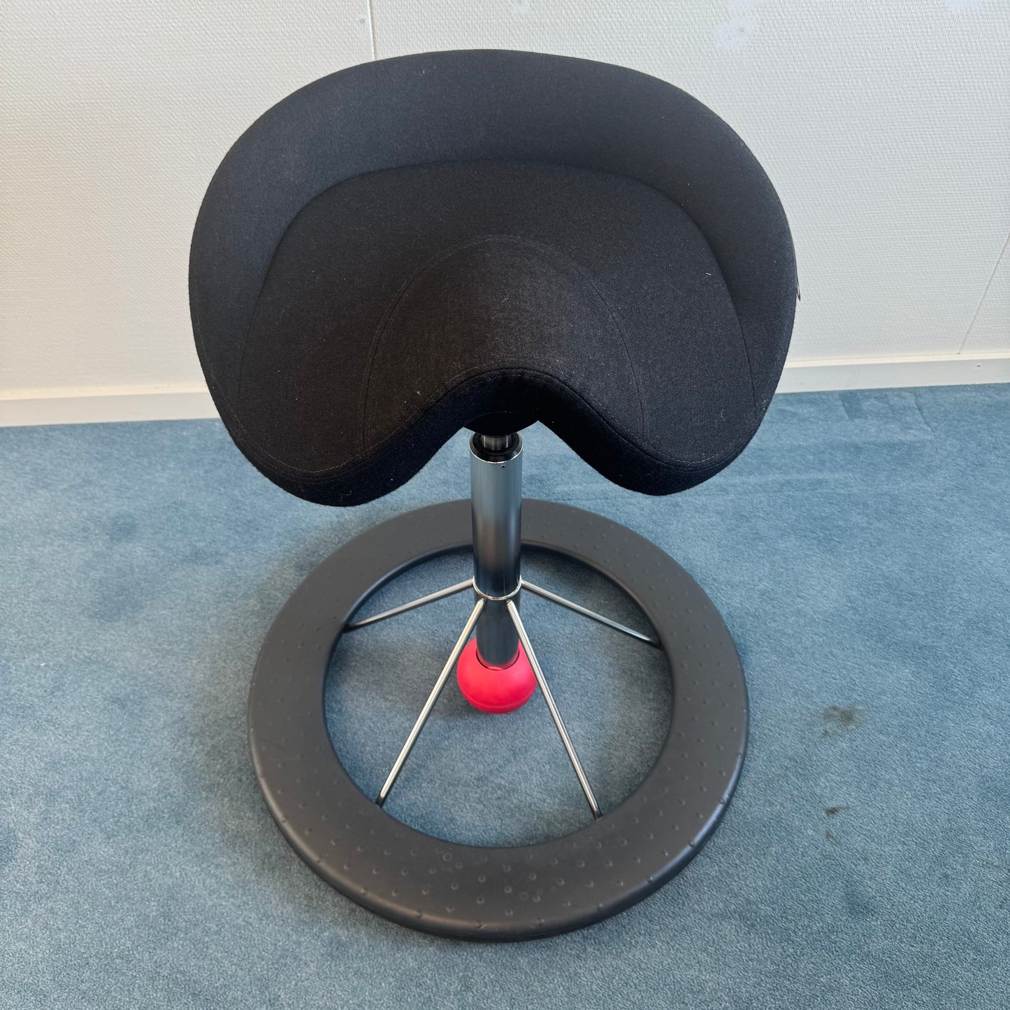 Backapp balansestol i sort