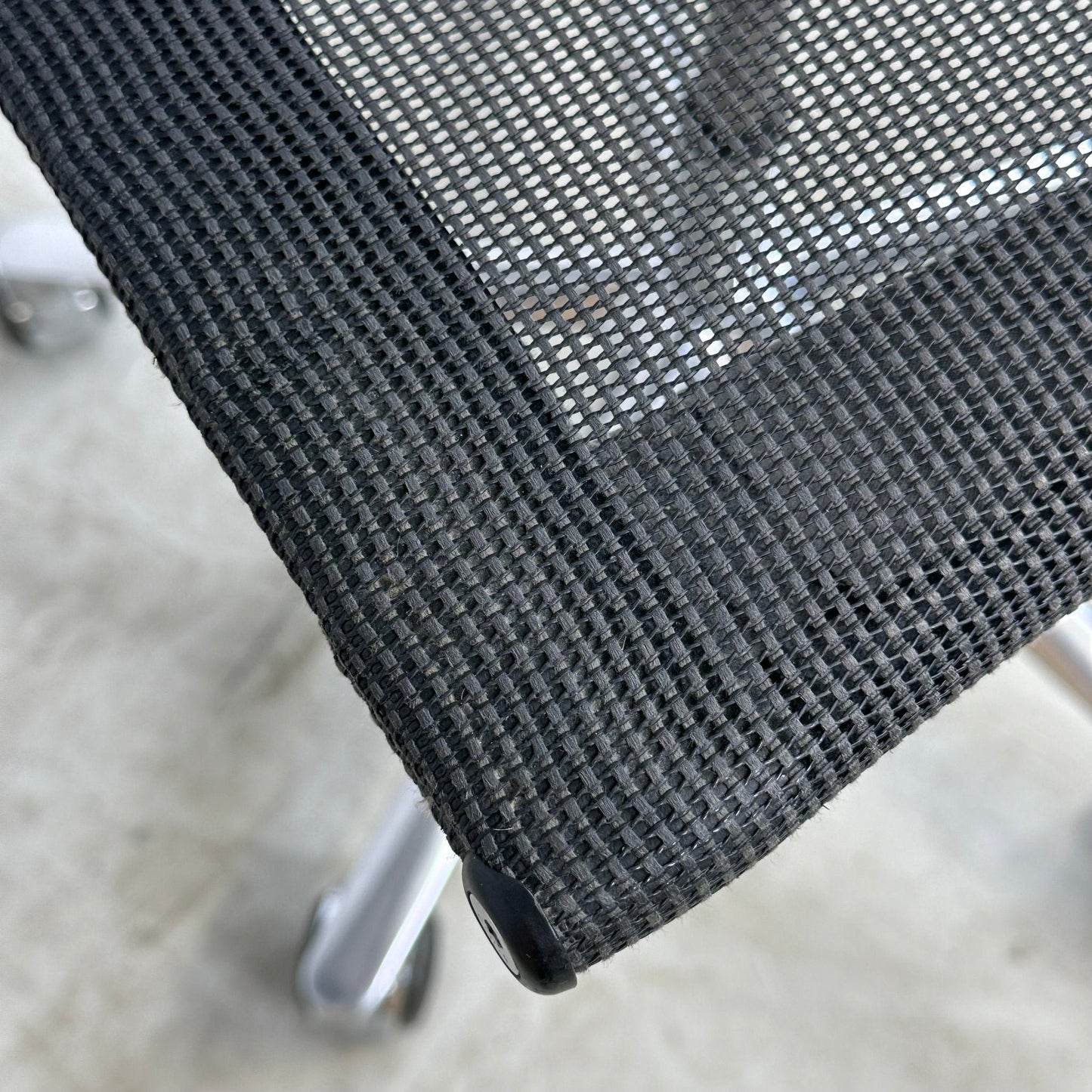 Una Chair konferansestol fra ICF i mesh