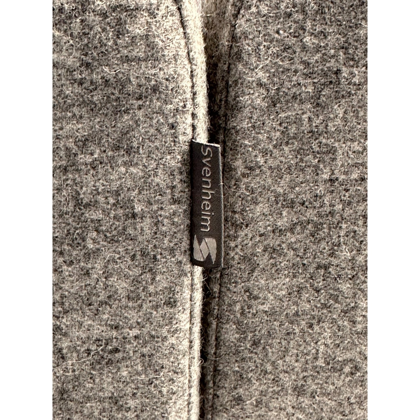 Elektrisk hev/senk skrivebord inkludert skillevegg, 140x80 cm