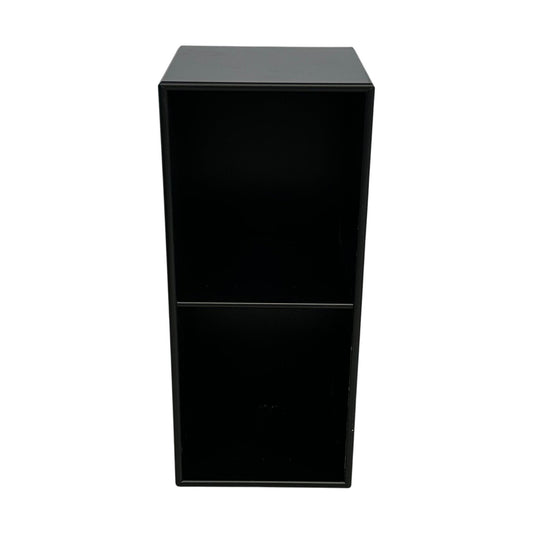 Hylleseksjon fra Montana, svart