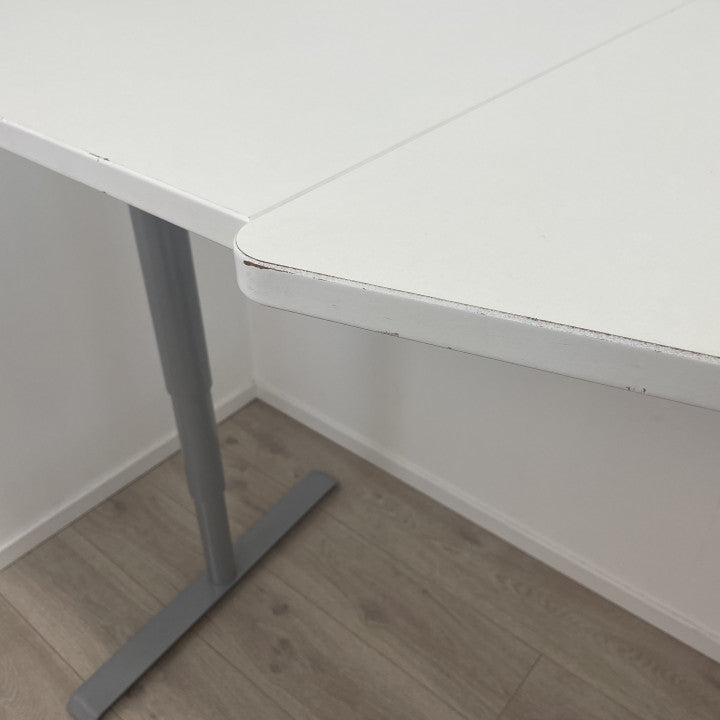 (200 x 80/120 cm) Elektrisk hev/senk skrivebord med høyresving og Linak motor