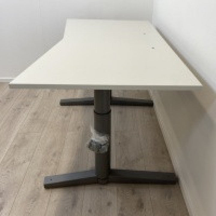Manuell hev/senk skrivebord med magebue