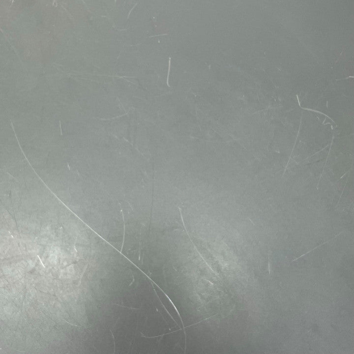 Moderne sidebord i grå farge