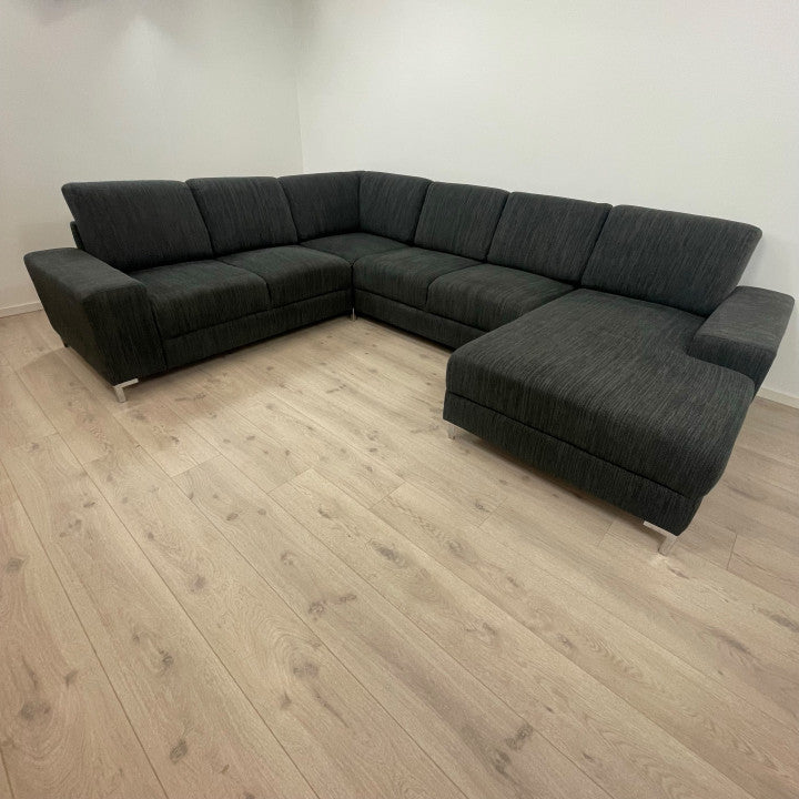 Nyrenset | Stor u-sofa med sjeselong