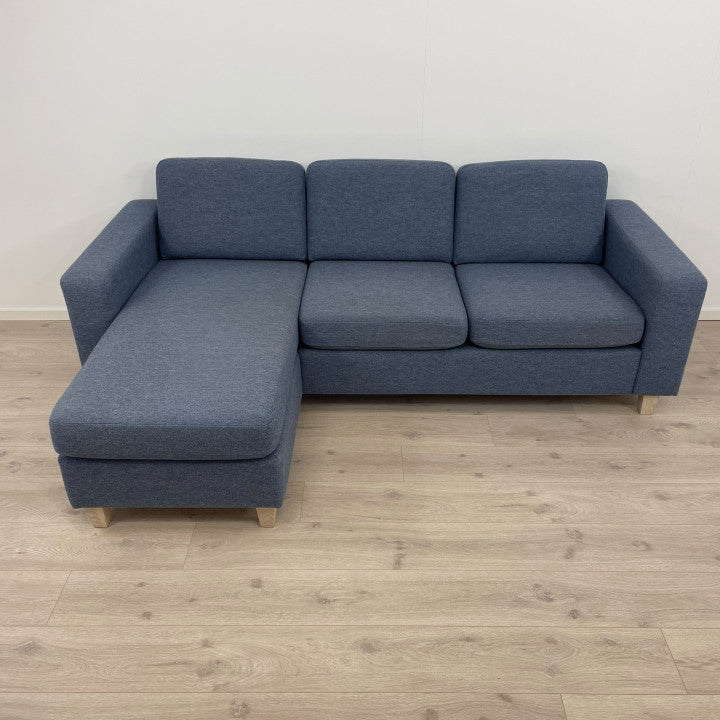 Nyrenset | Hjellegjerde sjeselongsofa i ullstoff