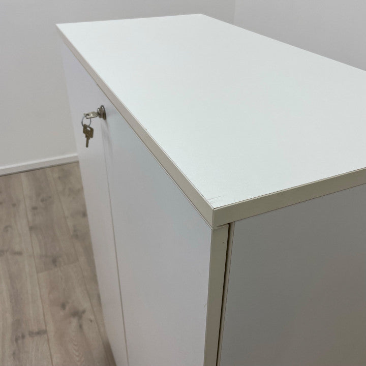 Låsbart arkivskap på hjul