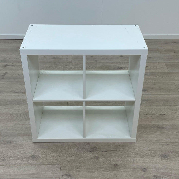 IKEA Kallax hylle med 4 hylleseksjoner