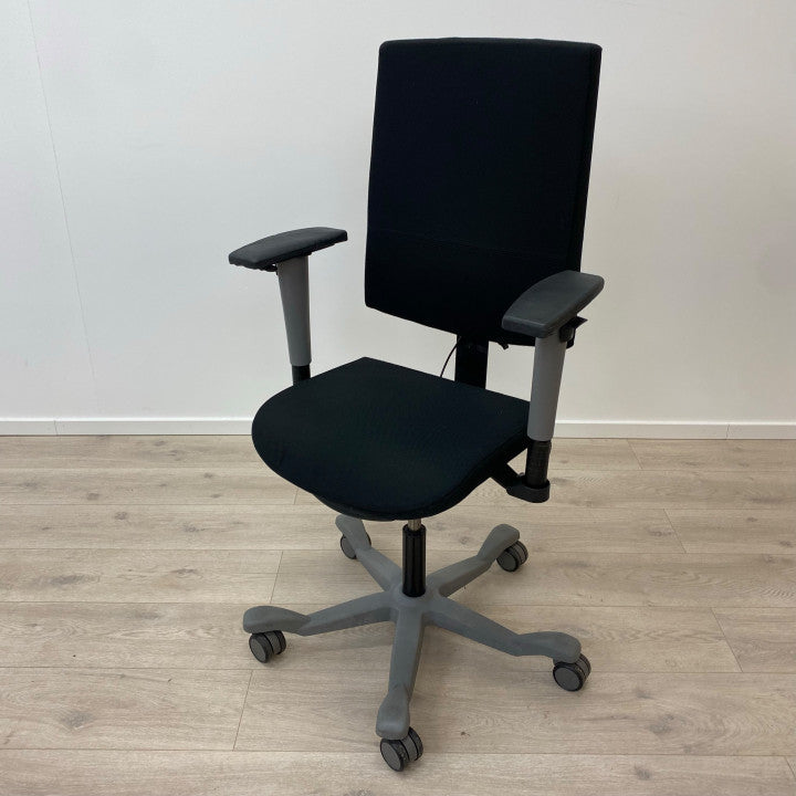 Nyrenset | ISKU kontorstol med armlener