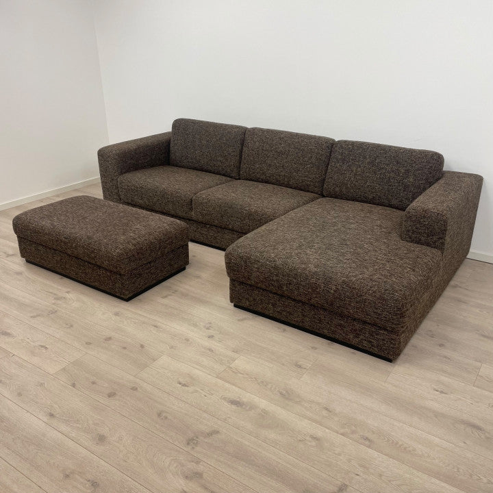 Nyrenset | Brun sjeselongsofa med puff