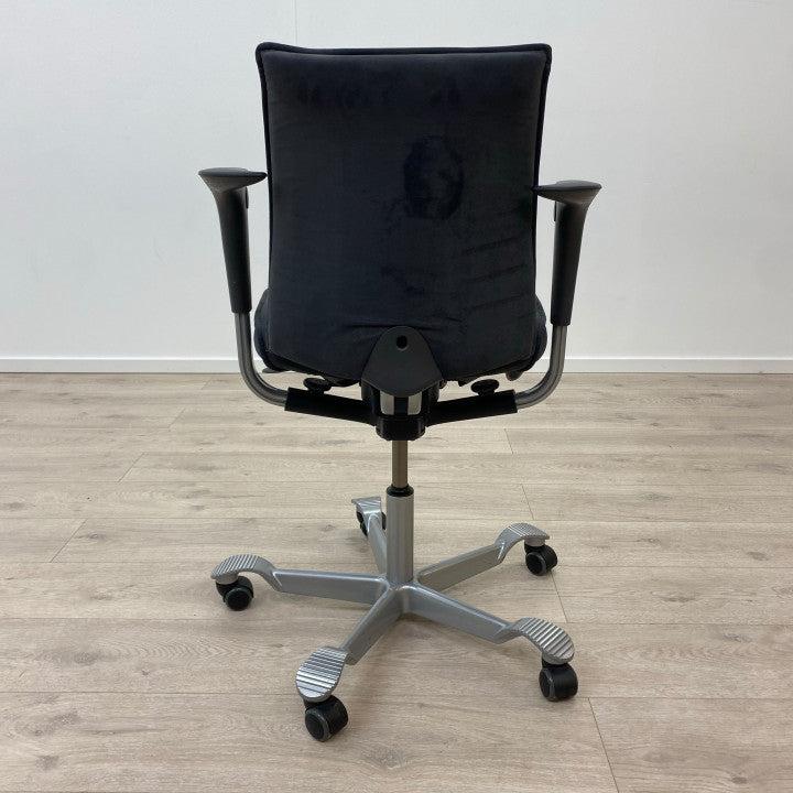 Nyrenset | Håg H05 kontorstol med swingback-armer