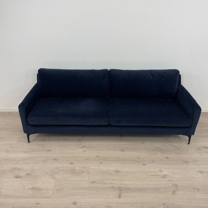 Nyrenset | Mørk blå Astha 3-seter fra Sofacompany