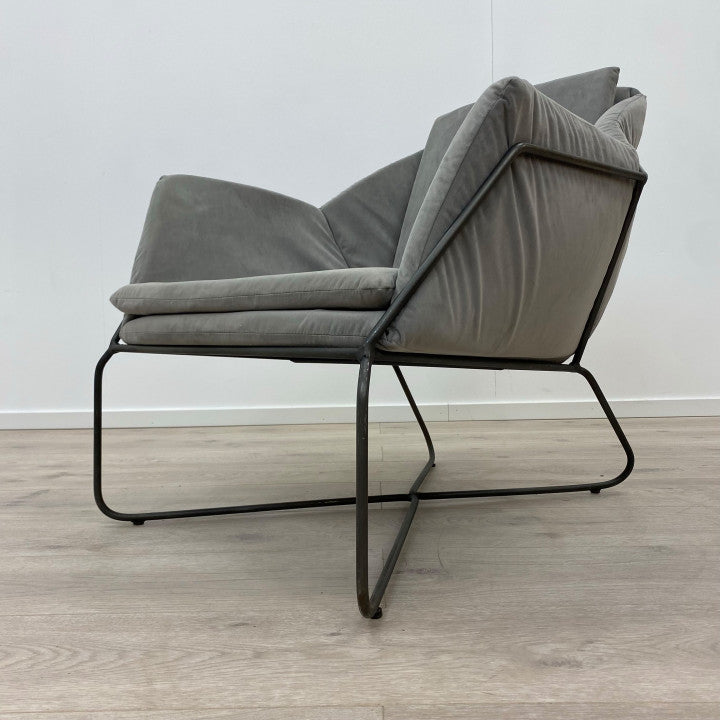 Lenestol i lys og elegant skifergrå farge