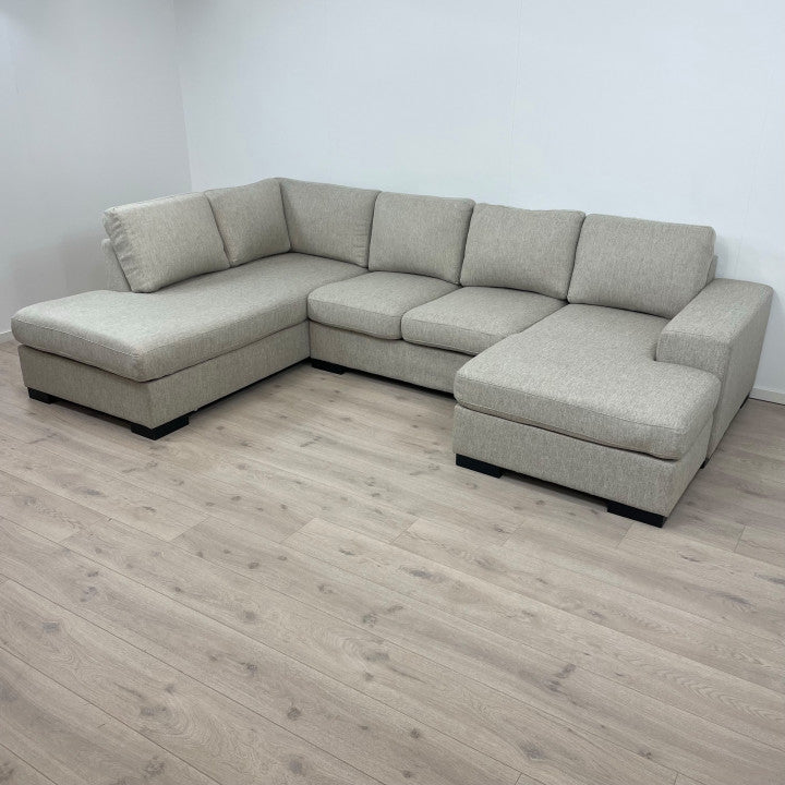 Nyrenset | Beige u-sofa med sjeselong fra Skeidar