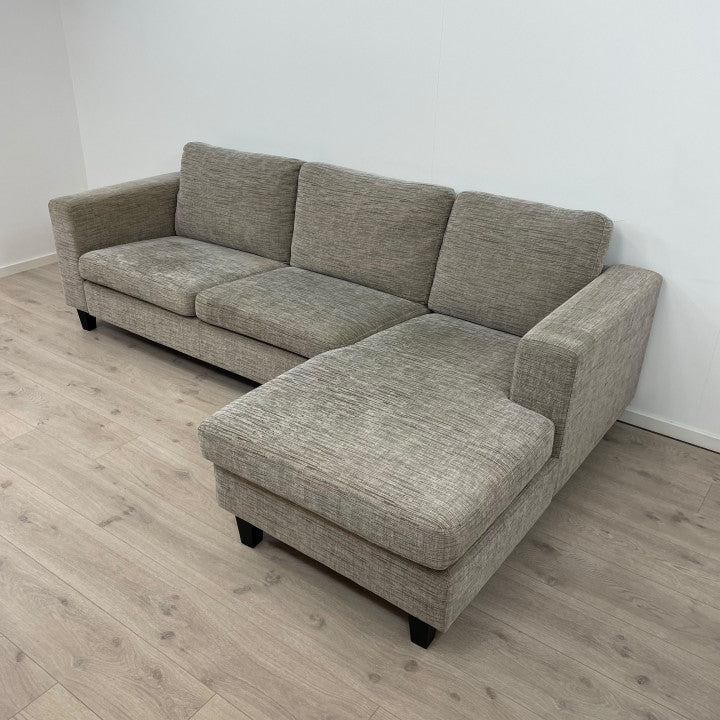 Nyrenset | Beige sjeselongsofa