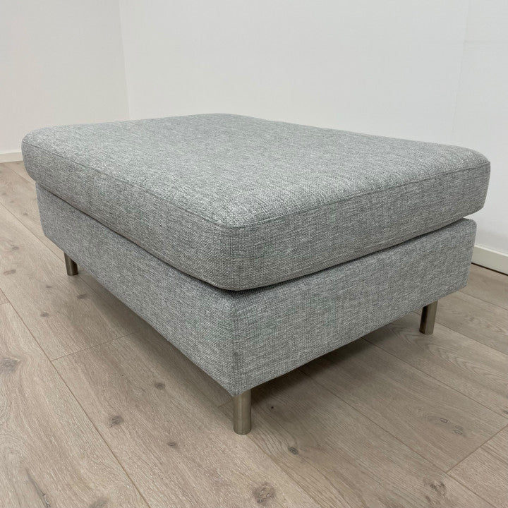 Nyrenset | Lys grå Bolia Scandinavia puff