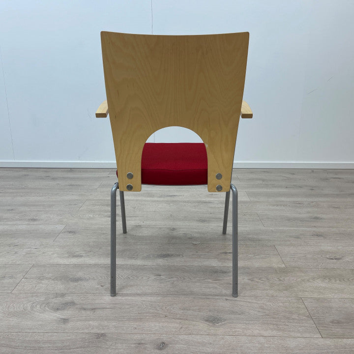 Kinnarps Yin rød konferansestol