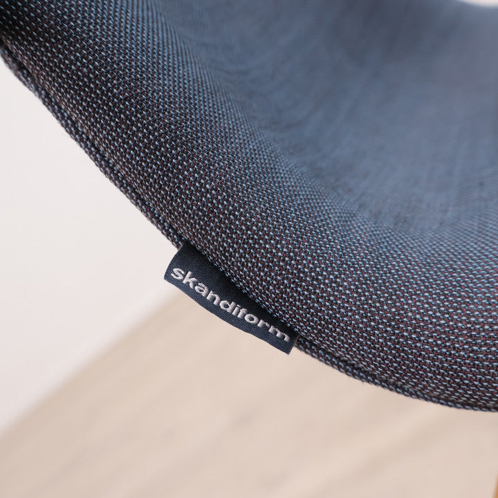 Skandiform møteromsstoler