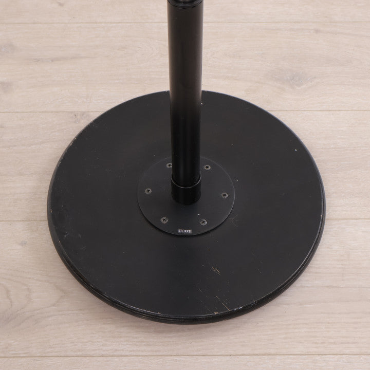 Egonomisk balansestol fra Stokke med sadelsete