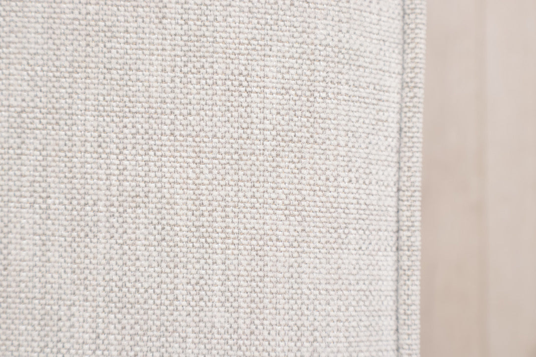 Nyrenset | Lys kremhvit Furninova 3-seter sofa i Howard-stil