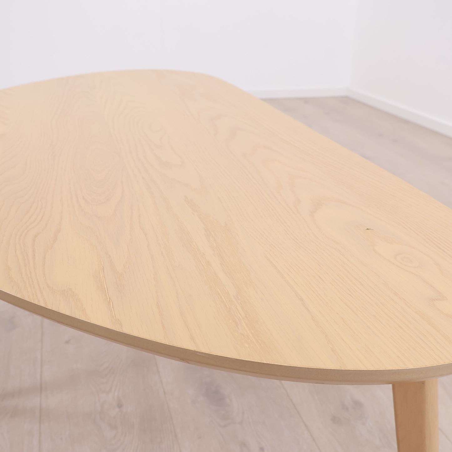 Sofabord i lys trefarge fra Jysk