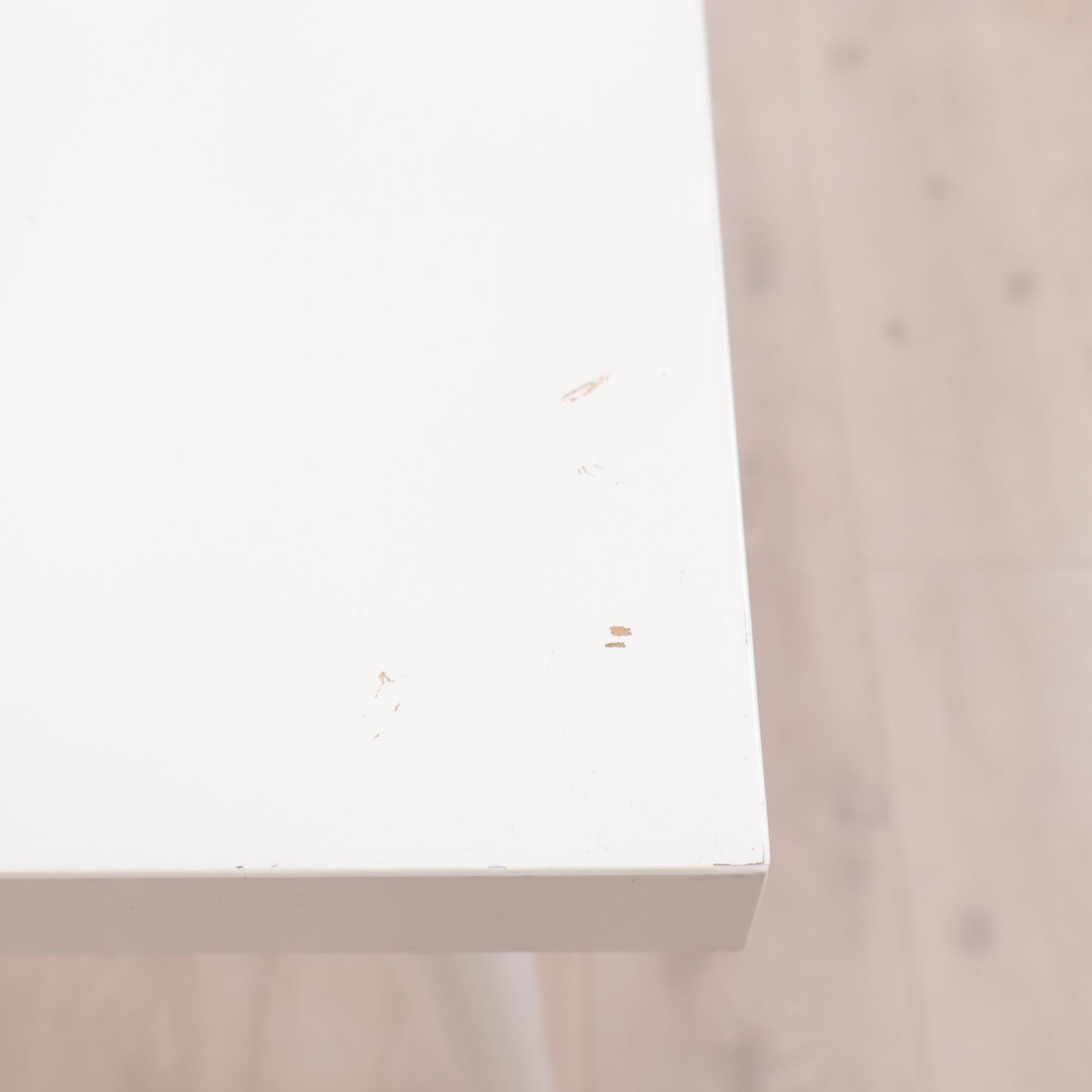 Helhvit Linnmon/Adils skrivebord. 150x75cm