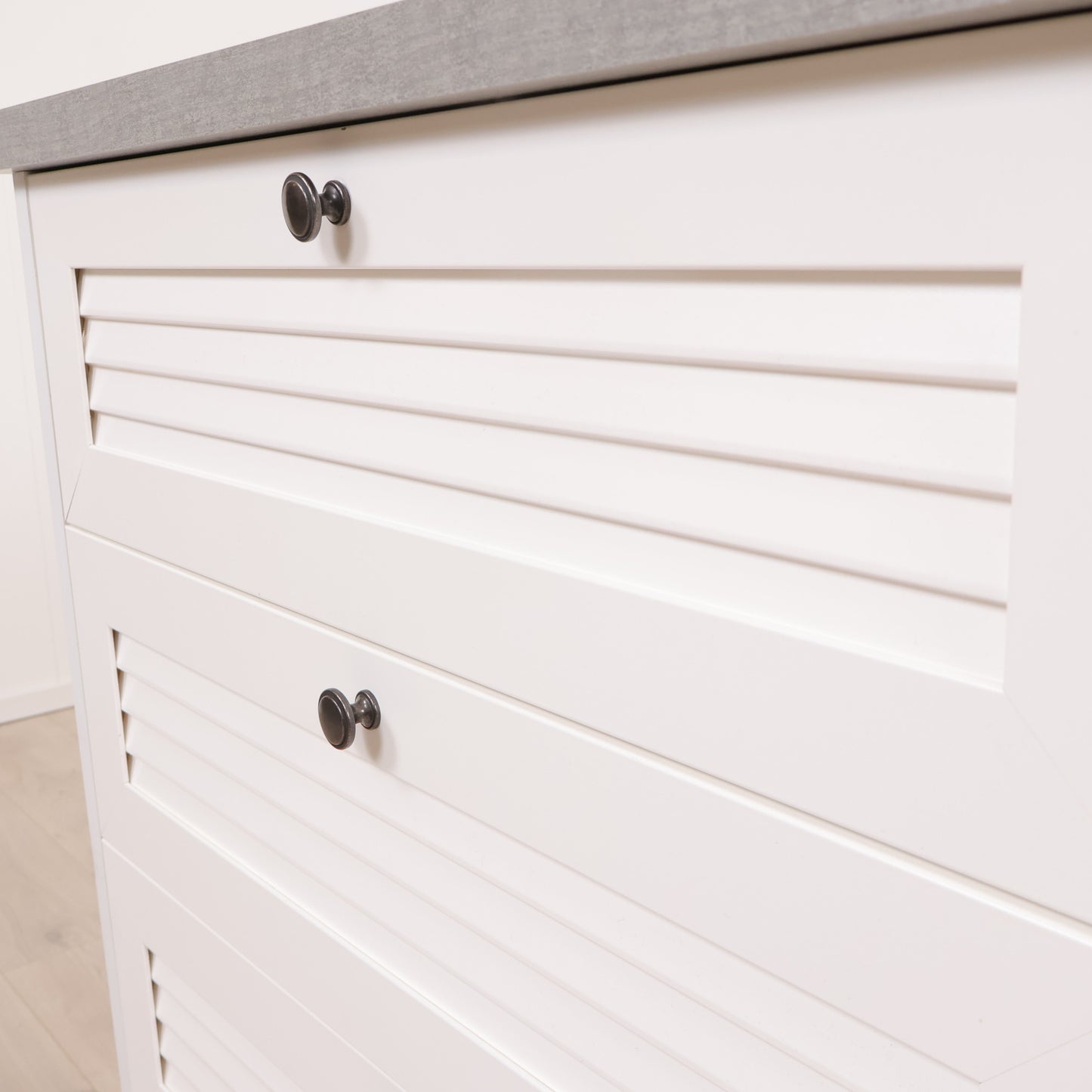 Kun brukt til utstilling | Manderup kommode i fargen hvit