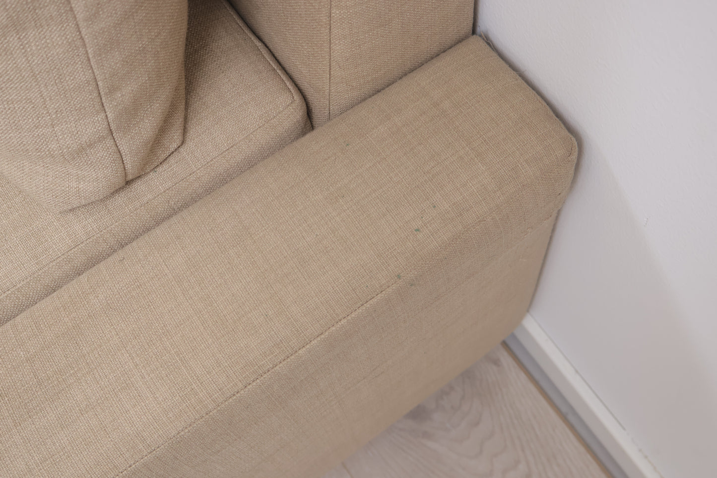 Nyrenset | Beige IKEA Friheten sovesofa med sjeselong og oppbevaring