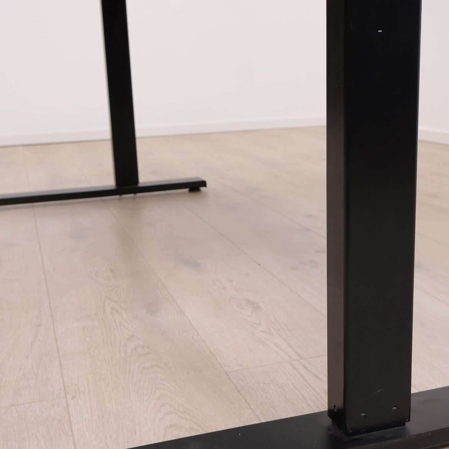 180x120 cm, Elektrisk hev/senk skrivebord, grå/sort