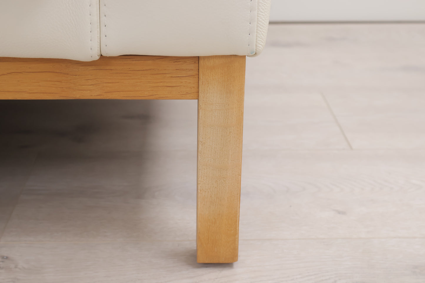 Nyrenset | Kremhvit Bolia North 2,5-seter sofa i skinn