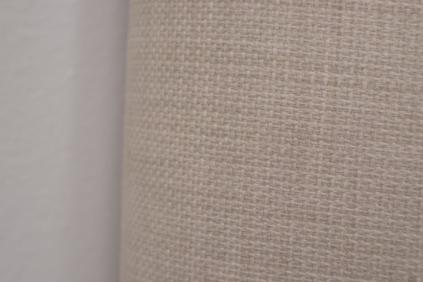 Kun brukt til utstilling | Beige Marion (180 cm) sengegavl fra SixBondStreet