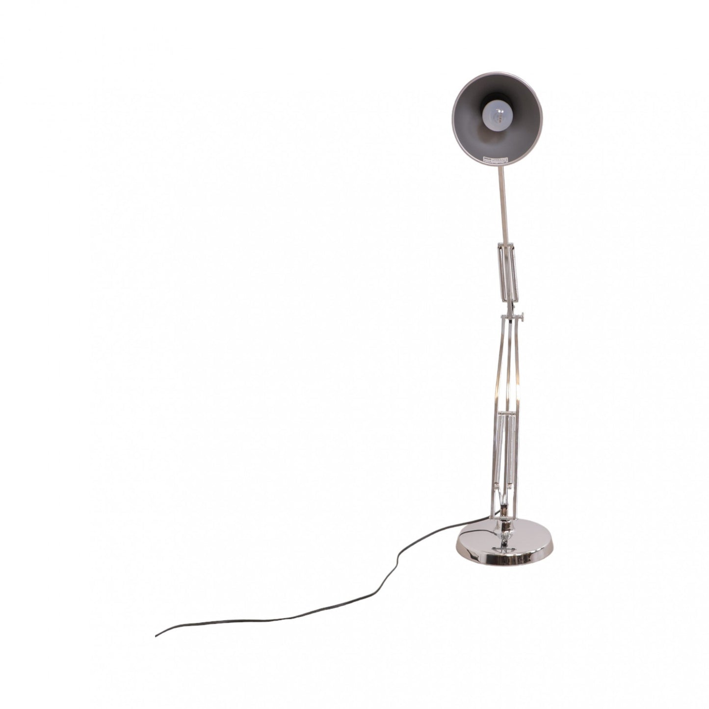 Klassisk LUXO L-1 bordlampe med bordfot i sølv