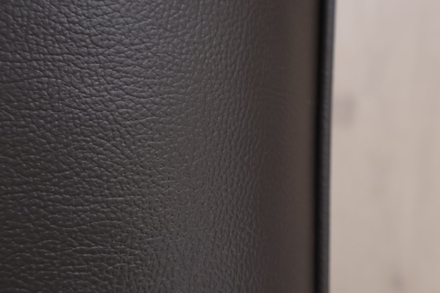 Som ny | Mørk brun Riga 3-seter skinnsofa