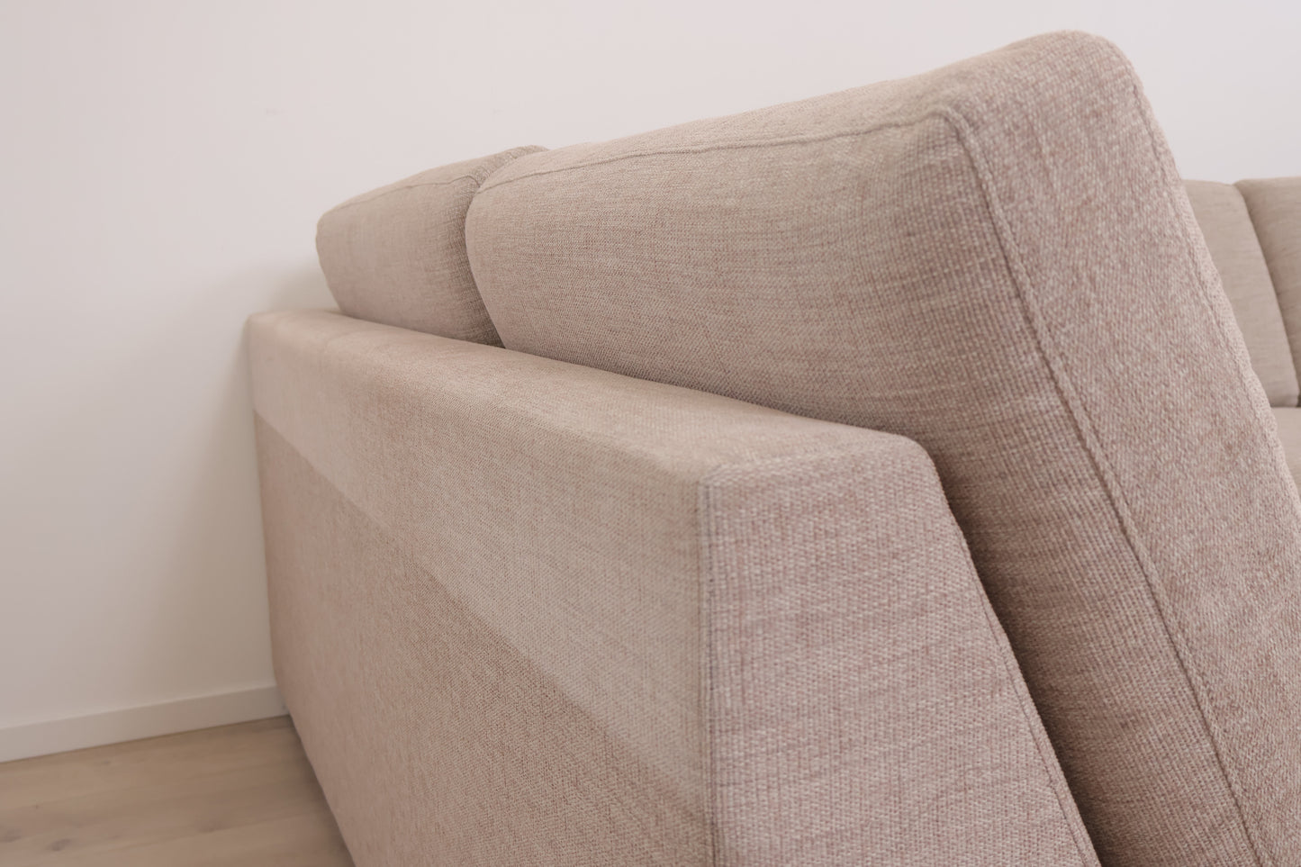 Nyrenset | Beige hjørnesofa med åpen ende