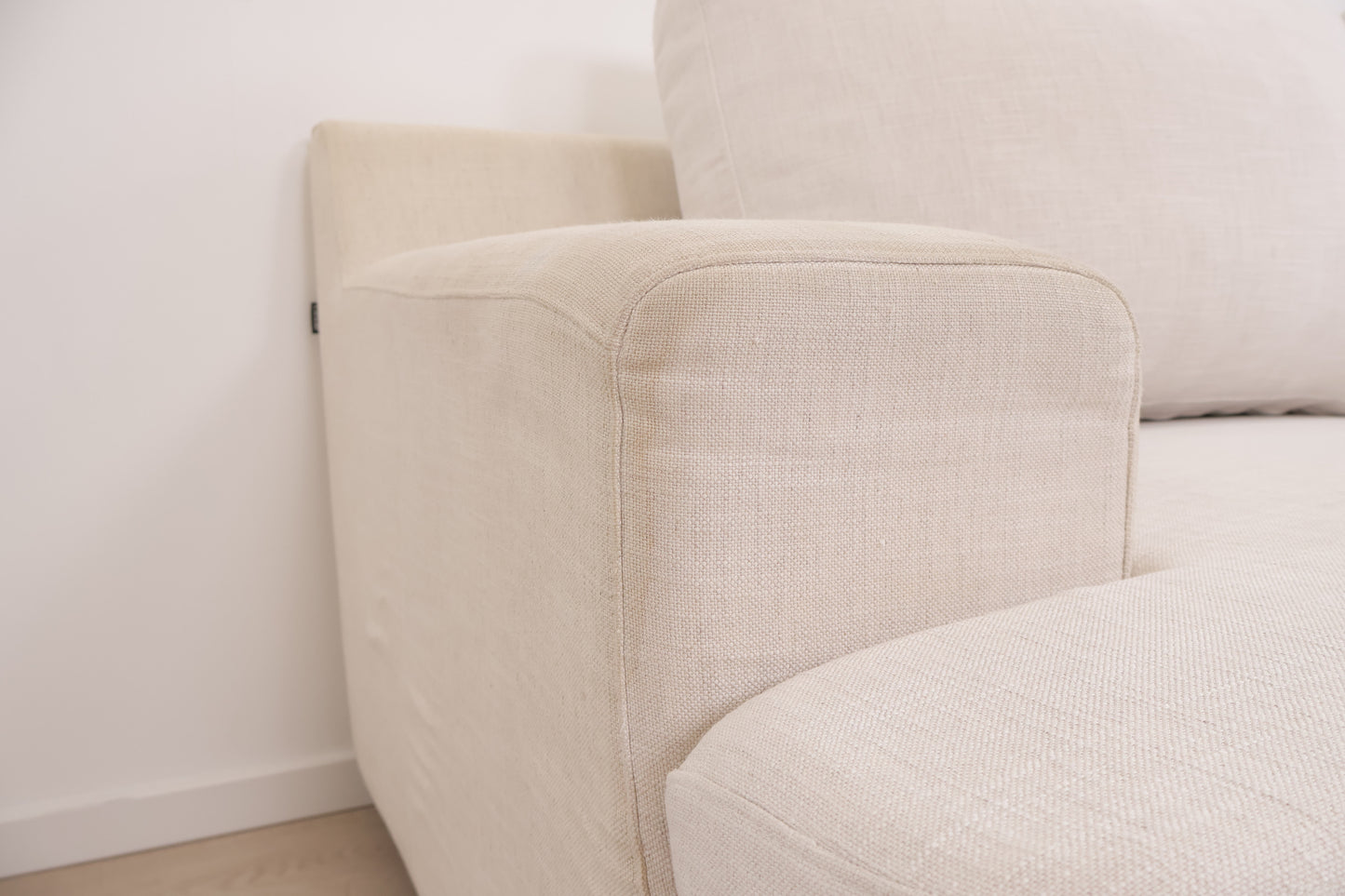 Nyrenset | Kremhvit 3-seter sofa fra Lindø