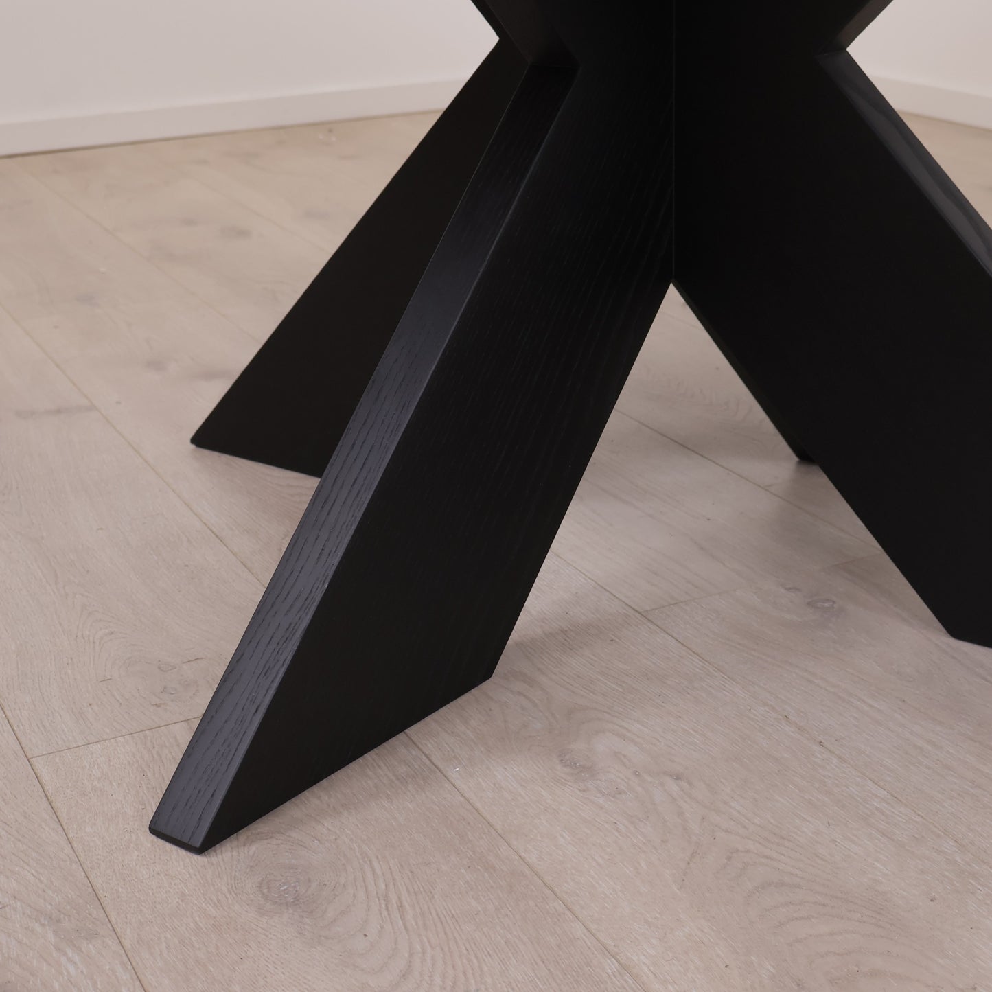 Ubrukt | SixBondStreet | Somerset spisebord m/uttrekk - Ø150-200 x H75 cm - Sort