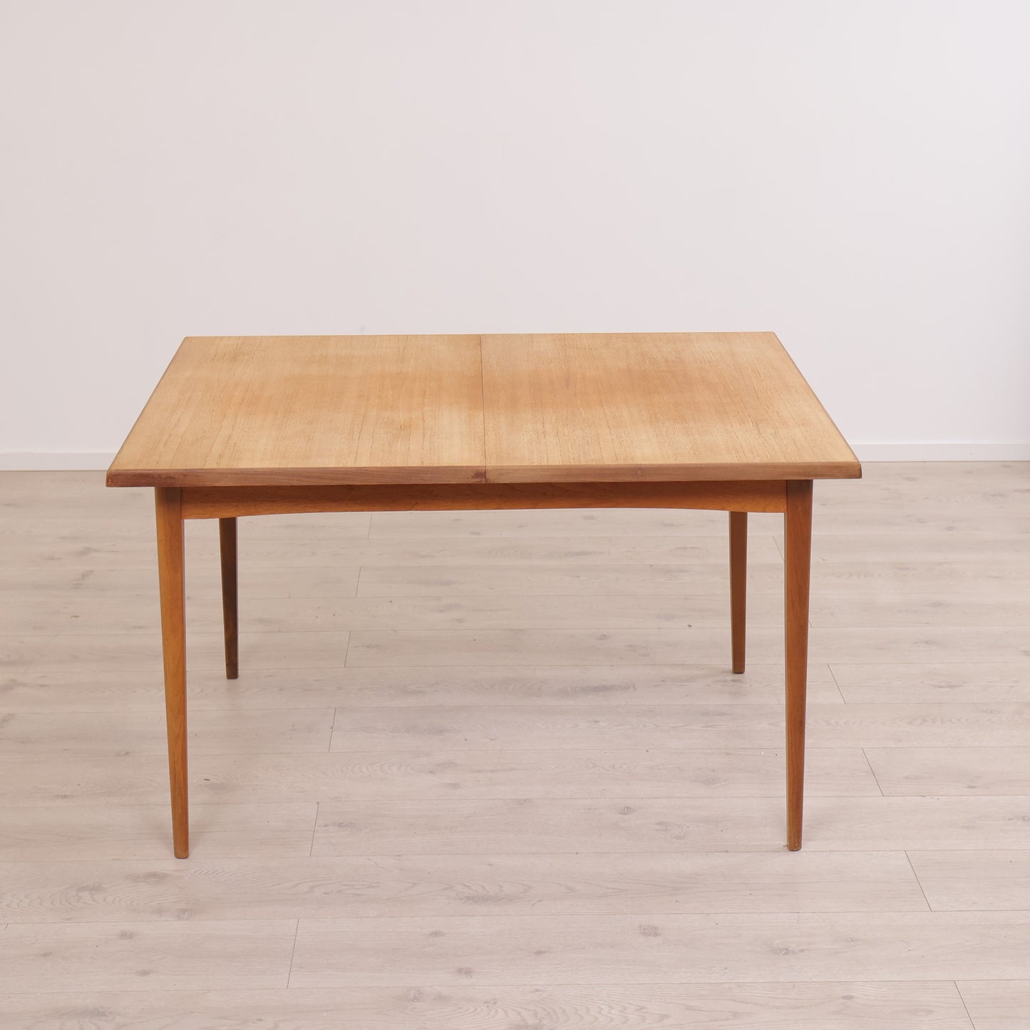 Teak spisebord med tilleggsplater